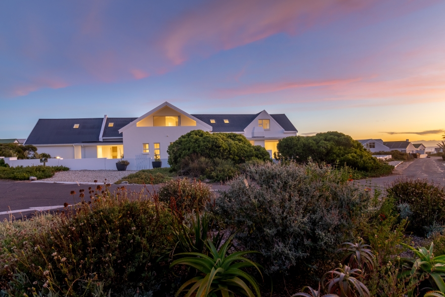 5 Bedroom Property for Sale in Grotto Bay Western Cape